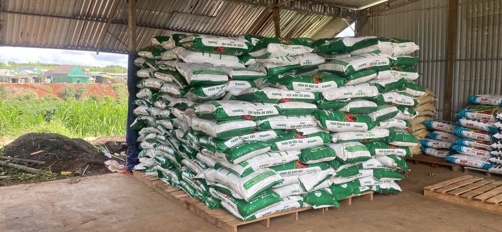 Công dụng đa năng của phân gà hữu cơ vi sinh KT03 (Bột)